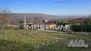ПРОДАВА ЕКСКЛУЗИВНО: Урегулиран поземлен имот с ПУП * ток и вода на граница * с. Рогачево * 25 км от..