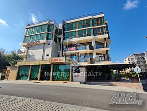 Цял етаж с 6 едностайни апартамента от Family Hotel Black Sea в Слънчев бряг, на 200 метра от плажа