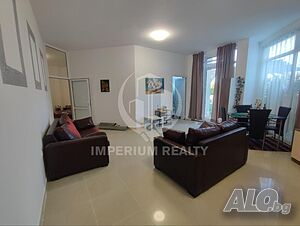 Просторен апартамент с 3 спални + 100 м2 двор в комплекс Costa Calma в Равда