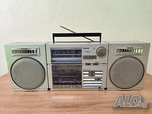 Продавам радиокасетофон Philips D8438