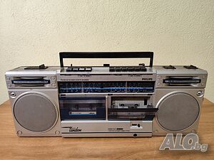 Продавам радиокасетофон Philips D8334