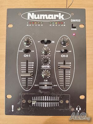 Продавам два миксера Numark DM905 & DM950USB