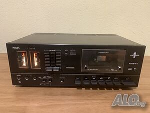 Продавам дек с “чистачки” Philips N2541
