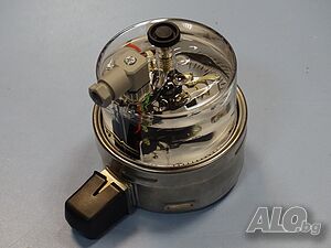 Ел. контактен Манометър WIKA cont 821.21 0-6Bar Ø85mm G1/2”