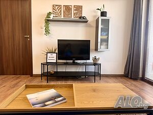 Тристаен в широк център под наем