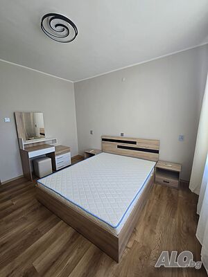 Етаж ок къща с паркомясто широк център
