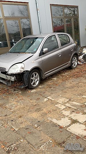 автомобил за части тойота ярис на части