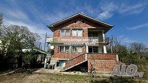 №4083 Двуетажна къща с двор, ток, вода и канализация в село Златополе, общ. Димитровград, Хасково!