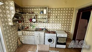 №4089 Двустаен, монолитен апартамент за продажба в квартал Училищни, Хасково.