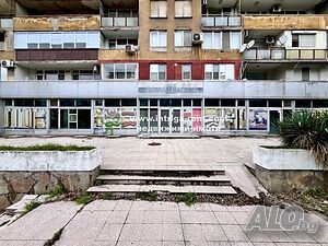 №996 Голям и панорамен търговски обект-220м2, с тераса-300м2 | квартал Дружба, Хасково.