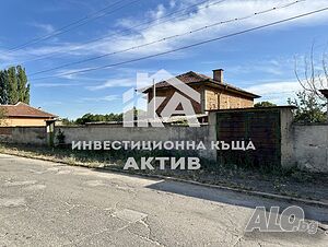 Двуетажна къща в село Чоба
