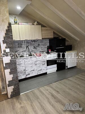 Двуетажна вила в гр. Куклен, вилна зона