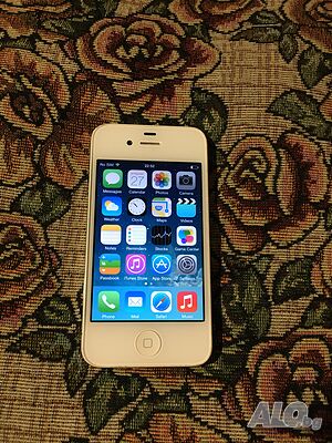 Продавам iPhone 4