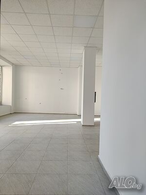 Търговски обект-магазин под наем в Център гр. Хасково