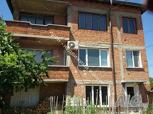 Трети етаж от къща в кв. Каргон