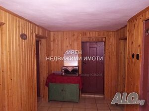 Двуетажна къща РЗП 140 кв.м, двор 880 кв.м в село Маломир