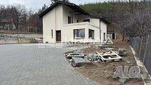 Къща в гр. Костинброд - с. Чибаовци 180m²