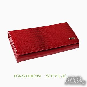 Дамски лачен портфейл
