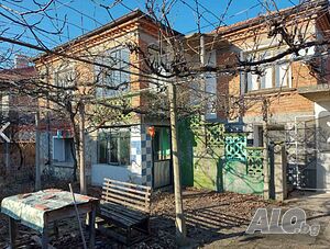 Двуетажна къща в Ясно поле