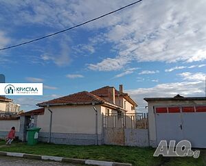 Масивна къща в Ясно поле