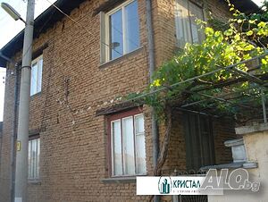 Двуетажна къща в гр. Брацигово