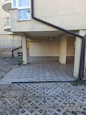 Собственик продава паркомясто в комплекс Вечна Р близо до Какао Бийч