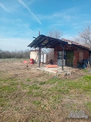 Дворно място в с. Суходол