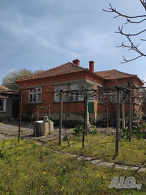 Едноетажна къща в с. Подвис