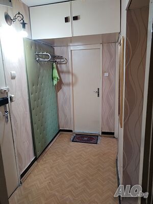 Продавам гарсониера в кв. Трите чучура - юг