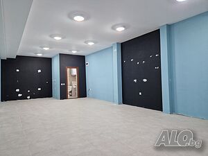 Помещение 60м2-360€/месец. Осигурен Без СИНЯ ЗОНА!!! Между Полицията и ДКЦ 1. Център.