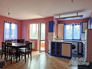 Двустаен, Южен, Нов, Тухла, Обзаведен, 2-ри етаж, Климатици, Газ, Асансьор