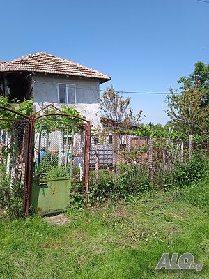 Продавам къща