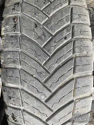 Гуми за бус 205 75 16C Michelin dot 22