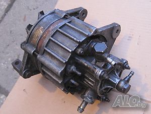 Динамо Алтернатор 0120488012 Bosch с вакуум помпа за Опел Фронтера А Opel Frontera A 2,3td