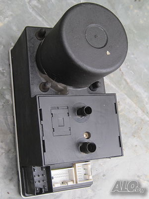 Вакуум помпа 8L0862257 централно заключване Ауди А3 Audi A3 8L A4 B5