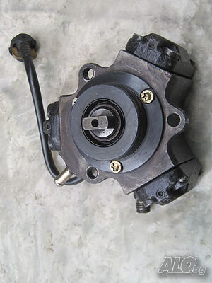 ГНП Помпа 0445010038 Bosch 33100-27000 Хюндай Санта Фе 2,0 crdi Hyundai Santa Fe Kia Carens 2,0crdi