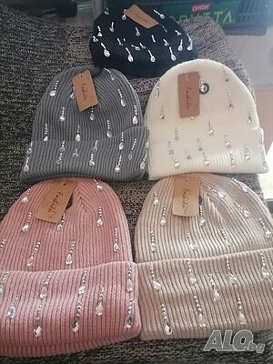 Детски плетени шапки