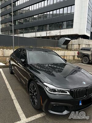 BMW750i Black Sapphire * xDrive* w/Performance spo