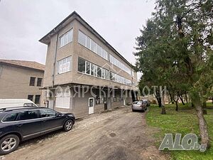 Търговска сграда в село Самоводене