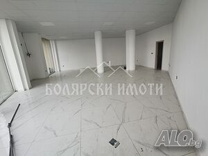 Търговско помещение в квартал Акация