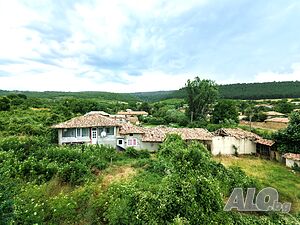 🏡 Двуетажна къща с панорамна гледка | с. Лиляк | Само 7 км от Търговище