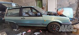 Продавам Volkswagen Polo -1991 г. Продава се на части. Всички части са в изправност. оригинални. за части