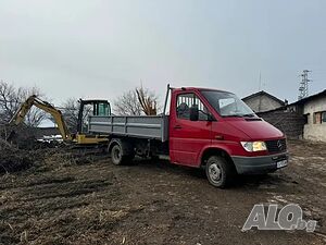 Фирма террастрой предлага всякакъв вид транспорт и услуги с багер