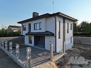 ОТ СОБСТВЕНИК Продава КЪЩА с. Радиново, област Пловдив Двуетажна къща 245 кв.м РЗП 320 кв.м двор | Къщи, Вили | Радиново