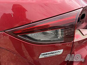 Ляв/десен стоп на капака Mazda 3 /2014г