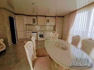 Тристаен апартамент в Несебър