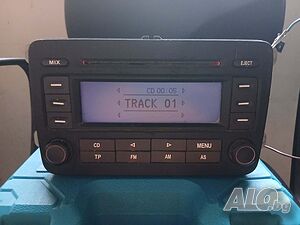 Оригинално радио CD плейър RCD 300 за Volkswagen (с наличен код)