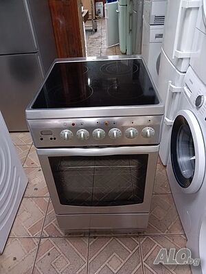 Тясна 50 см свободно стояща печка с керамичен плот Gorenje. Гаранция!