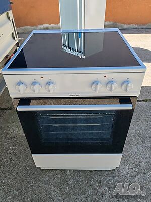 Като нова свободно стояща печка с керамичен плот Gorenje с две години Гаранция!