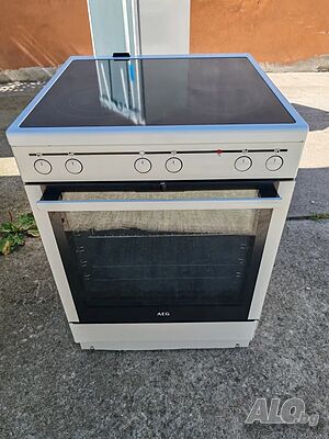 Свободно стояща печка с керамичен плот АЕГ AEG с две години Гаранция!